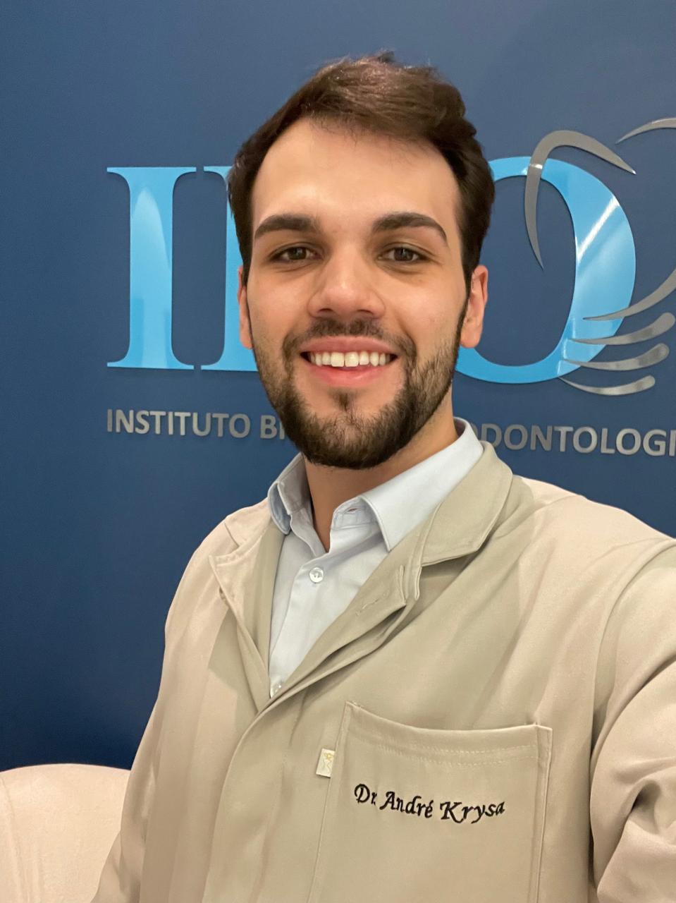 Dr. Andre Krysa, cirurgião dentista